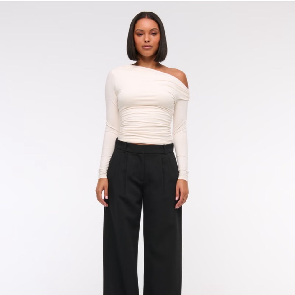 Elegant Black Wide-Leg Pants